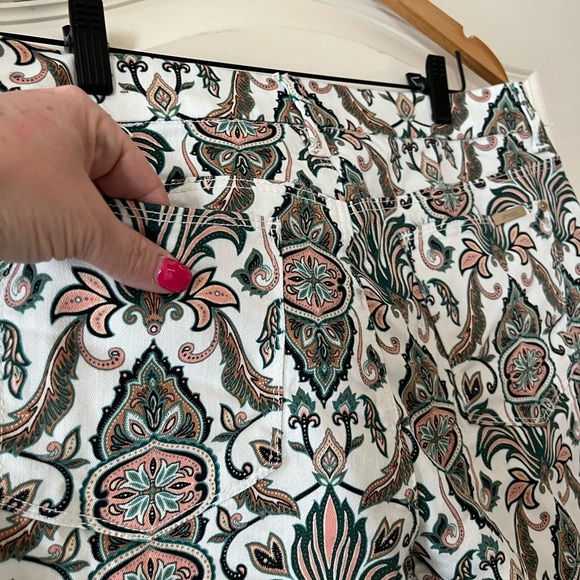 Chico’s So Slimming Girlfriend Leg Ankle Jeans Women’s Size 12 (Large) - Picture 3 of 16